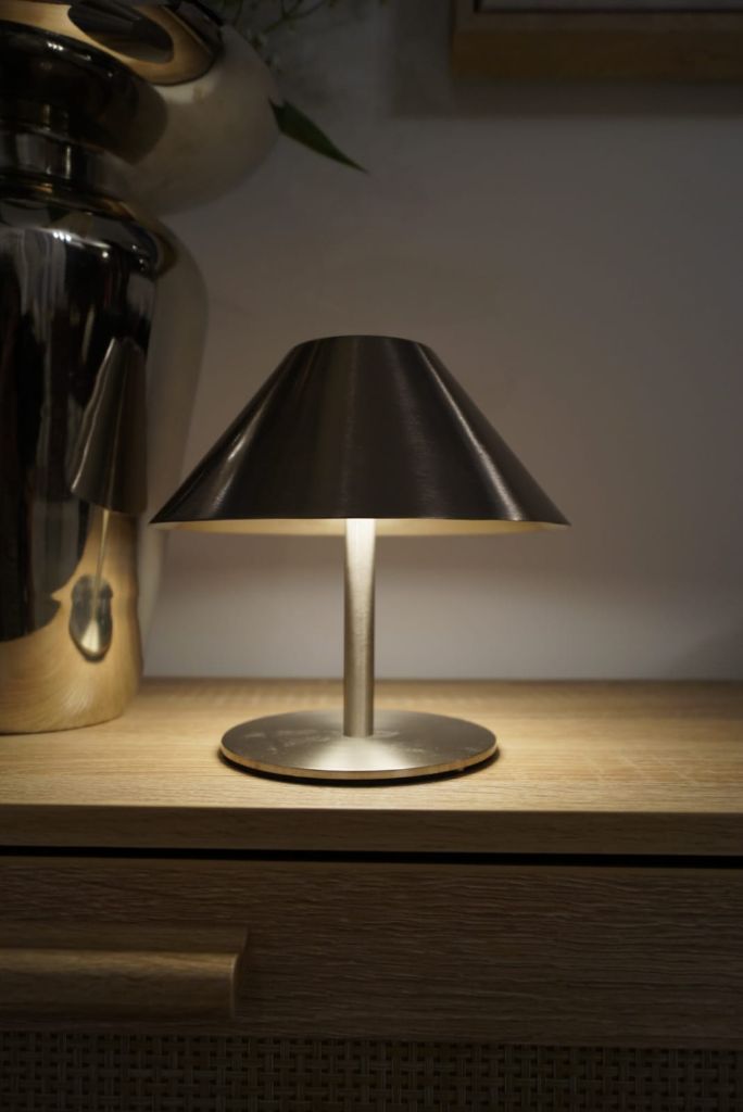 Apartamento 1203 — detalle lámpara